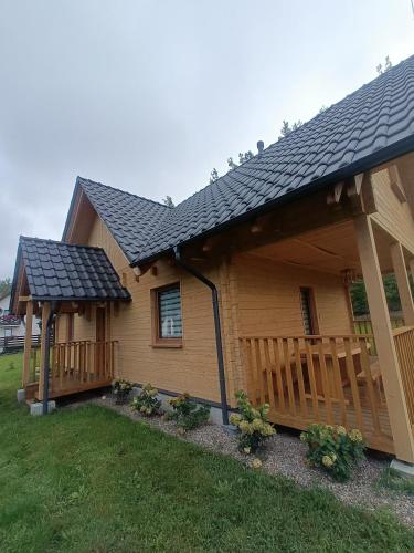 Kaszubski dom pod lasem