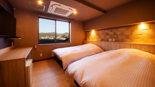 宵待ちの宿 萩一輪Modern Twin Room with Tatami Area and Semi Open-Air Hot Spring 