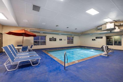 Super 8 by Wyndham Belgrade/Bozeman Airport in Belgrade, USA