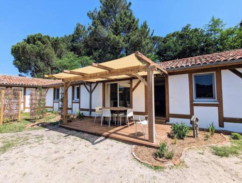 Séjour paisible en famille proche de la nature - logement avec terrasse et aire de jeu