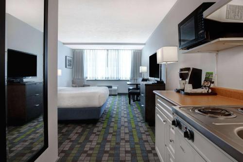 1 queen bed