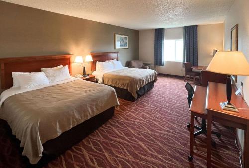 Quality Inn & Suites Grants - I-40