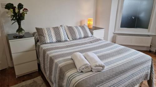 Peaceful well equipped flat near central London