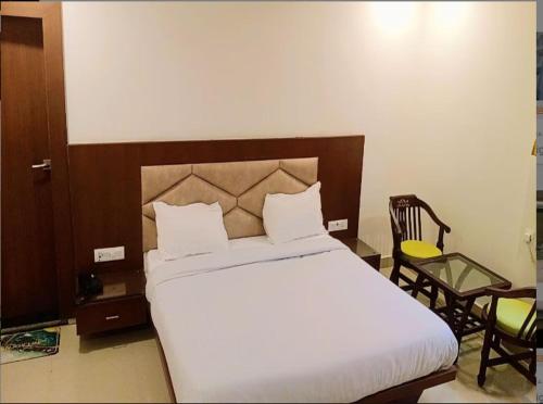 Hotel Sakshi Inn Rooms and Restaurant