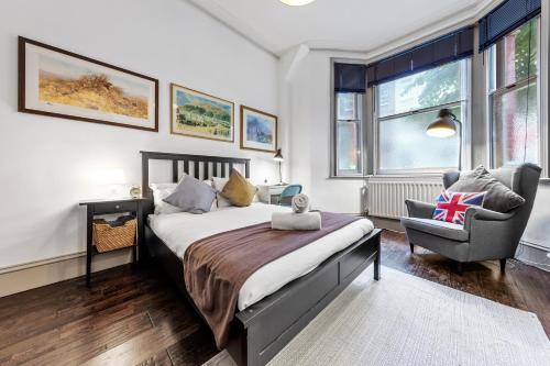 Quiet 2x bedroom Victorian Terrace flat + Garden
