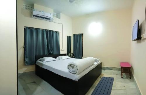 Gaur Homestay Deluxe AC Apartments