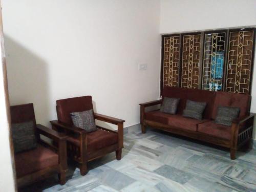 Gaur Homestay Deluxe AC Apartments