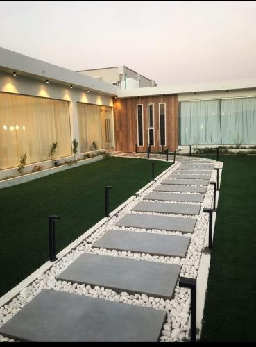 إيفا شالية in Manah