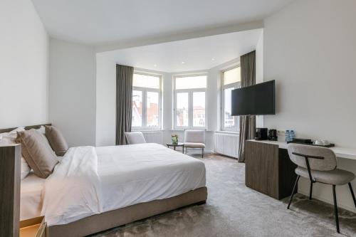 Luxury Corner Suite  image 10