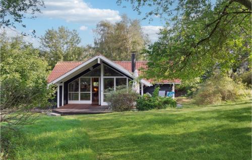  Nice Home In Frevejle With Sauna, Wifi And 3 Bedrooms, Pension in Fårevejle bei Mastrup