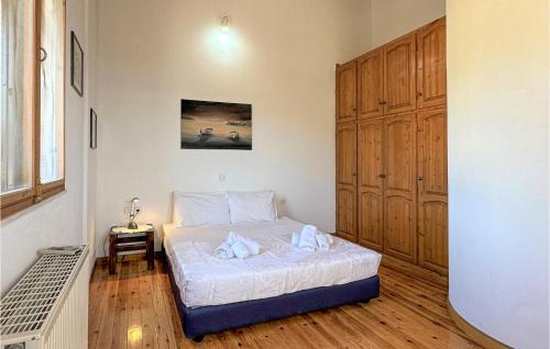 Nice Apartment In Korfos, Korinthos With Wifi