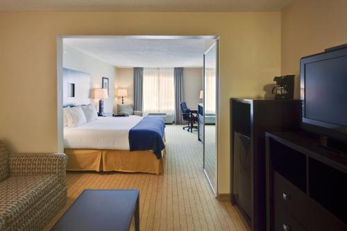 Holiday Inn Express Hotel & Suites Albuquerque Airport