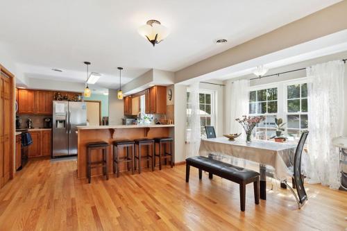 Spacious Home by Kalahari Waterpark, Camelback and Jim Thorpe, FREE EV Station in Albrightsville, USA