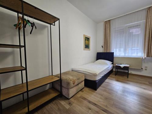 Hotel Haus Isenburg 3