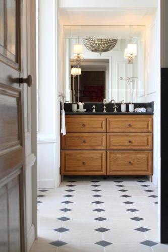 حمام, Château de Thouaré (Chateau de Thouare) in Thouare Sur Loire