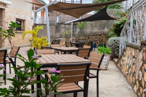 Varanda/terraço, Dutchess Hotel and Restaurant in Fort Portal
