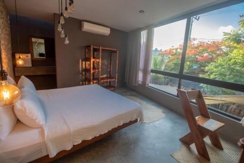 Deluxe Suite image 7