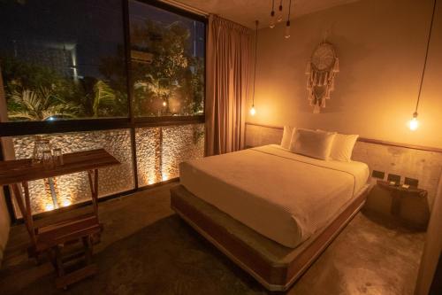 Deluxe Double Room image 2