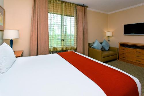 Holiday Inn Express Hotel & Suites Santa Clara - Silicon Valley, an IHG Hotel