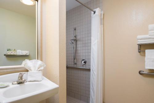 Holiday Inn Express Hotel & Suites Santa Clara - Silicon Valley, an IHG Hotel