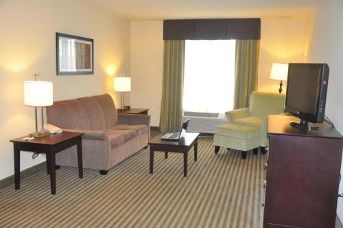 Holiday Inn Express & Suites Sarasota East, an IHG Hotel