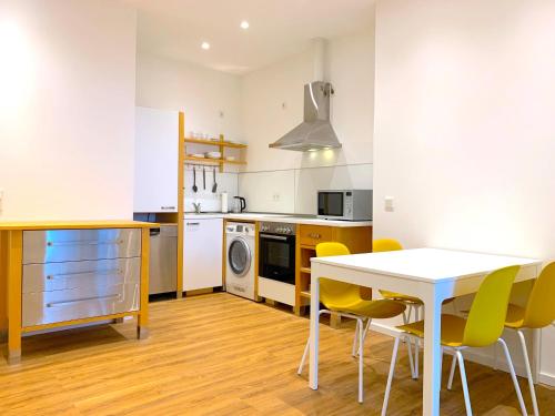 Alles komplett - 2 Schlafzimmer, große Küche, Bad, Kolín nad Rýnem (fotografie 7)