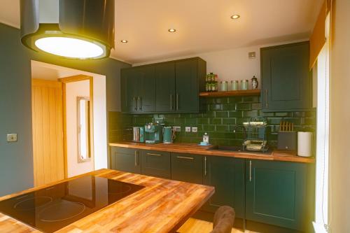 Luxury Cottage With Stunning Views Near Fairy Pools! in Carbost