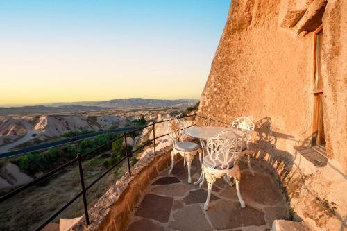 Selfie Cave Hotels Cappadocia - main image