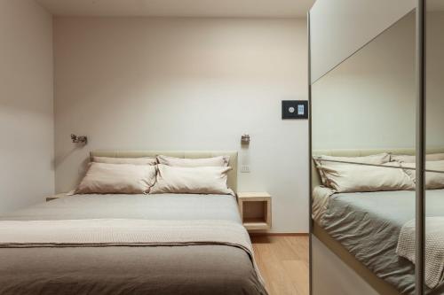 One-Bedroom Apartment image 10
