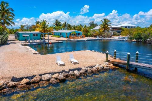 สภาพแวดล้อมโดยรอบ, Waterfront Cozy Cottage with Boat Ramp & Dock in ลิตเติล ทอช คีย์ (FL)
