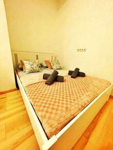 Central Studio Flat - image 14