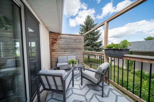 Facilities, Bright & Convenient b/w 2 Parks in Steinbach (MB)