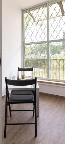 Nirvana 1BR Apt, Central Old Town, Private Balcony, Beer Szewa (zdjęcie 4)