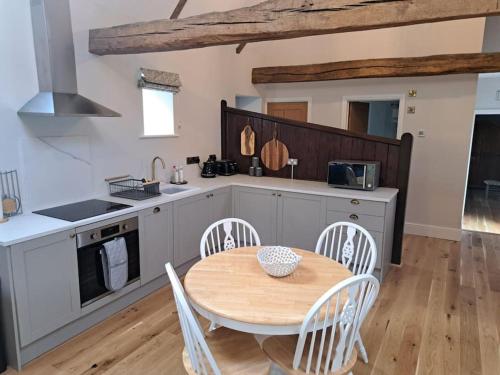 Iekārtas, Luxury Victorian Hayloft barn self contained in South Witham
