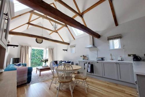 Iekārtas, Luxury Victorian Hayloft barn self contained in South Witham