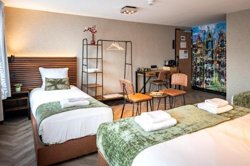 Historic Centre Hotel - image 2
