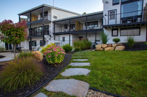 Gunstock Inn & Suites - 정원