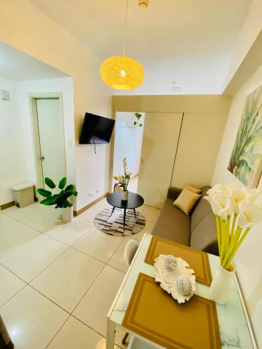 Luxury Two Bedroom with Balcony in SOUTH RESIDENCE of Las Pinas, Manila
