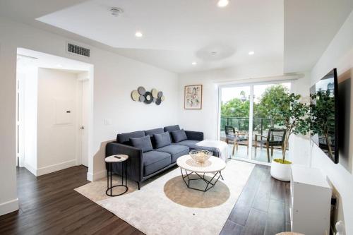 Luxury 2Bed/2Bath Apt in West Hollywood w/ Rooftop in Los Angeles, USA