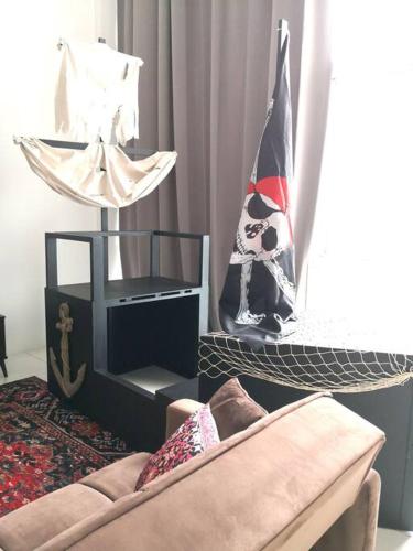 Pirate Tavern for 6-7 Pax, 5mins to 1U, Kidzania, IKEA Pirate Tavern for 6-7 Pax, 5mins to 1U, Kidzania, IKEA