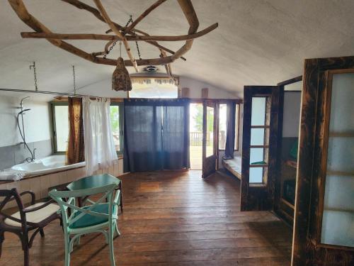 Biktot Ba Arafel in Ein Kinya