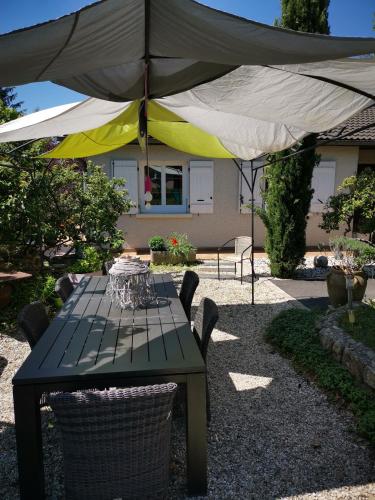 Iekārtas, La Moderne in Saint-Clair-du-Rhone (Rhone-Alpes)