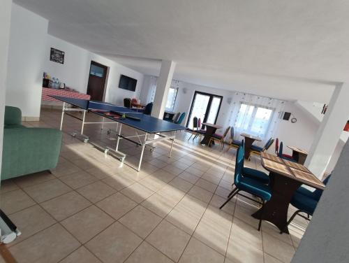 Iekārtas, Casa Godi in Tismana