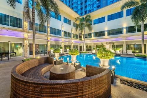 Qiu Hotel Sukhumvit - BTS On Nut Station, Bangkok