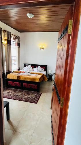 Double Room with Mountain View image 10