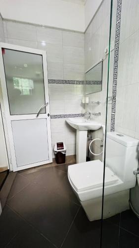 Standard Double Room with Balcony image 3
