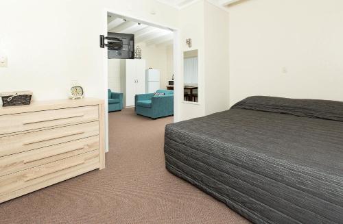 Marina Court Motel & Apartments