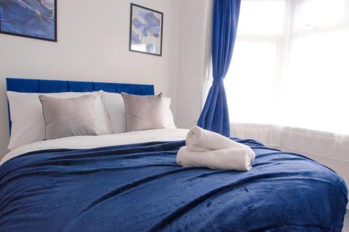 Vibrant 4 Bedroom House With Game Area & Garden in Bitterne Park