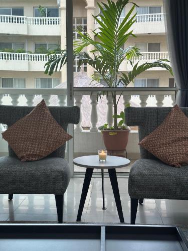 Shared lounge/TV area, Guided Hospitality - Luxury Accommodations in Ikoyi