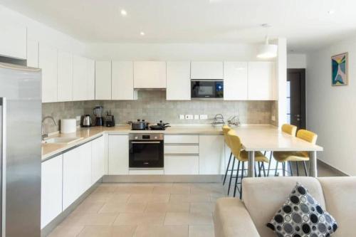 Central 2 Bed Apartment in Labone